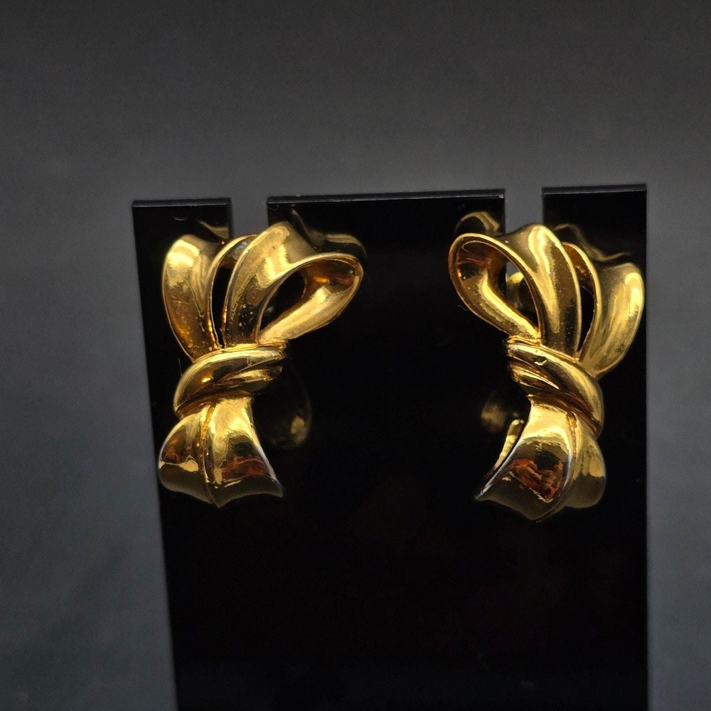 Avon Gold Tone Bow Ribbon Earrings Pierced Vintage Jewelry
